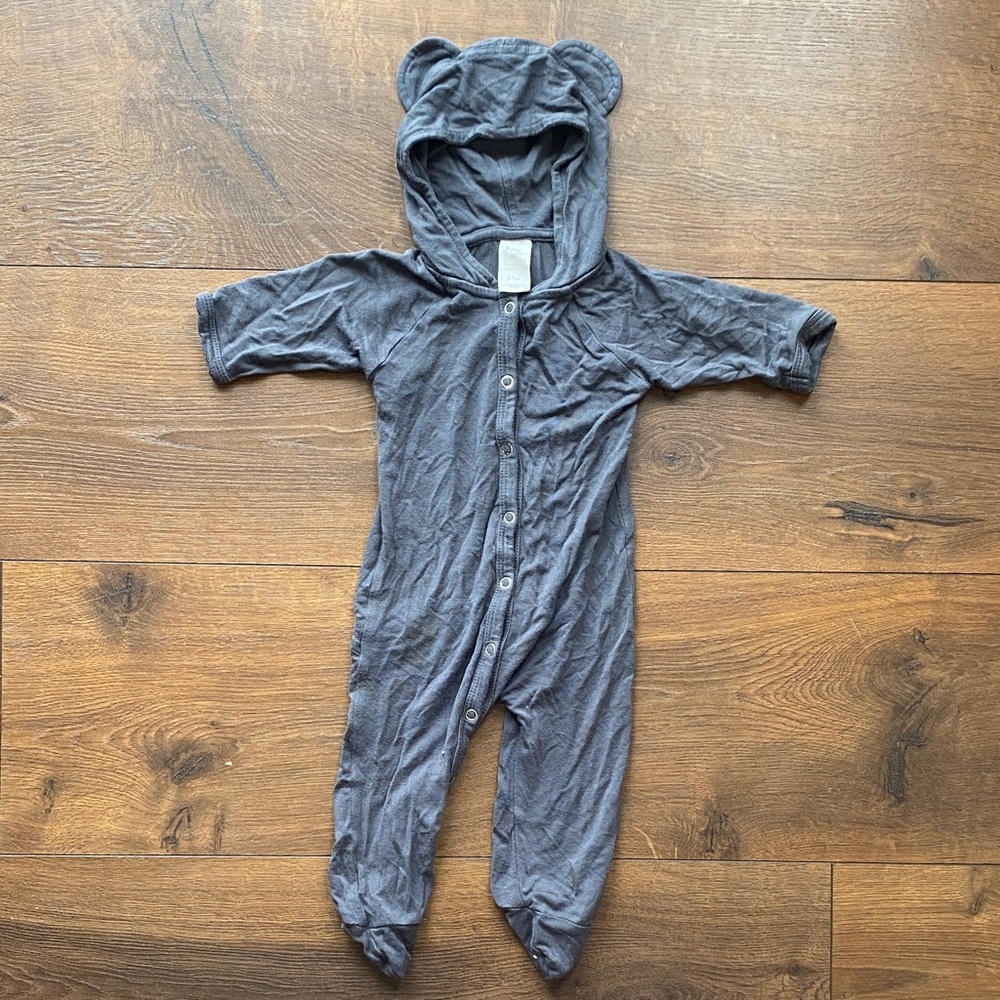 kate quinn Charcoal Hooded Kids Footie with Bear Ears and Tail size 0-3 months